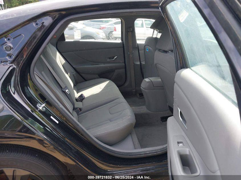 السلام عليكم النترا 23 بدون لوحات وارد امريكي  مكينه 2000 دوش الحادث والسونار موضح بالصوره باقي التفاصيل الاتصال على الرقم ***********
