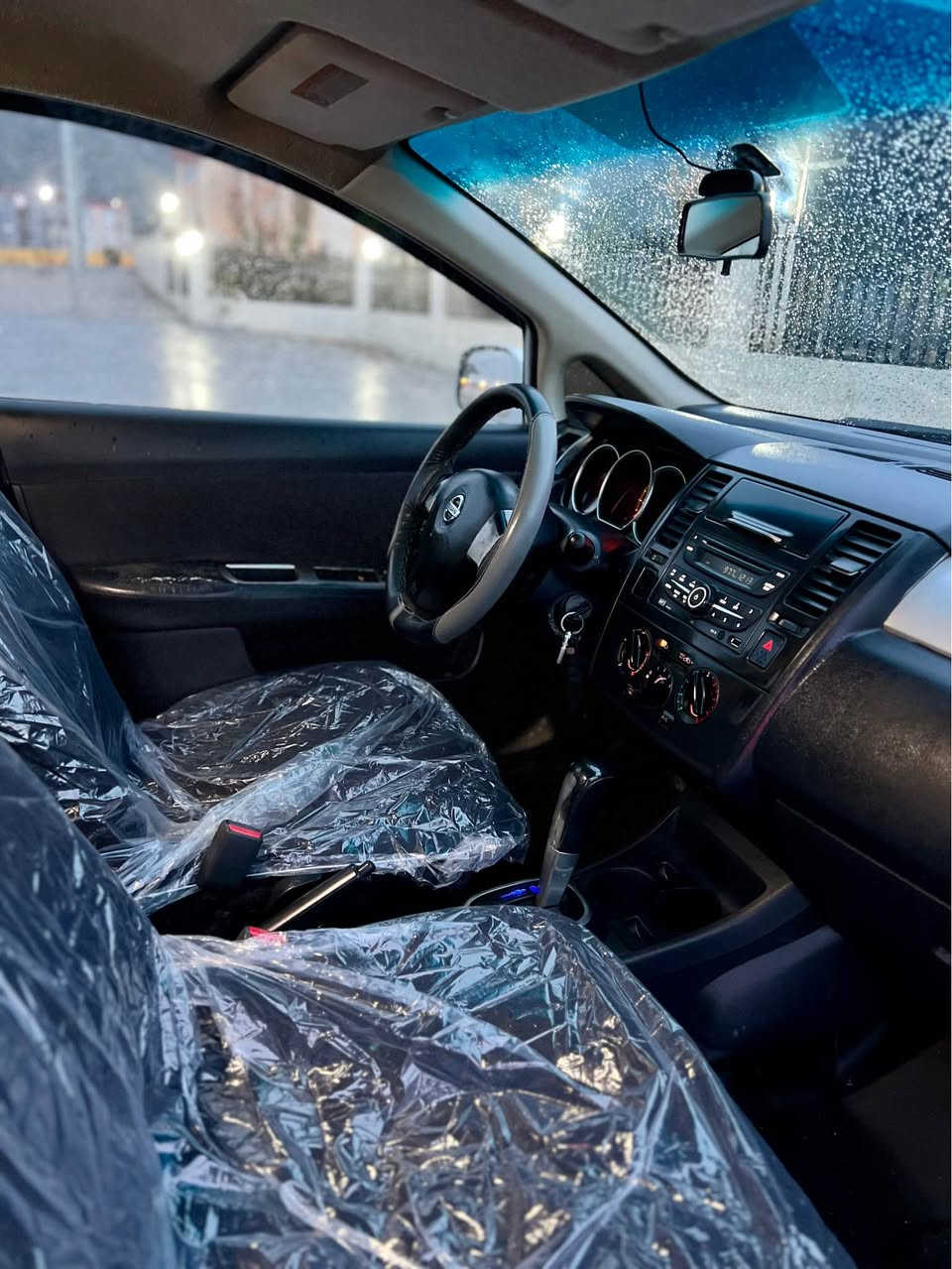 بسم الله الرحمن الرحيم(***********)
Nissan Versa 2008 حلوج بێ رەقەم 
نیسان ڤێرسا ٢٠٠٨ ساغە سەیارەکە
موس و براوە نییە بەشەرت پشت و ناودەرگاکانی کەپسە
پێشەوەی لێدرانی هەیە سەرەدەبل و شانسی نەگرتووە
کامل پەمپم کردووە لەسەر کاڵبوونەوە زۆر جوانە سەیارەکە
جام کارەباییە ئاوینە کارەباییە بلاجکتۆرە 
تەبرید سارد و گەرم بەشەرت گێر و مەکینەی بەشەرت
مەکینە ٢٠ گێر و مەکینەی ئەوروپی بیلادی تازە بۆ بەستراوە
زۆر جوان و بێ مەسرەفە بەنزین هەر ناخوات 
سعری ٤٨ کەمێک مەجالە شوێن ڕانیە 
*********** ڤایبەر و واتسئاپی لەسەرە رانية, السليمانية
