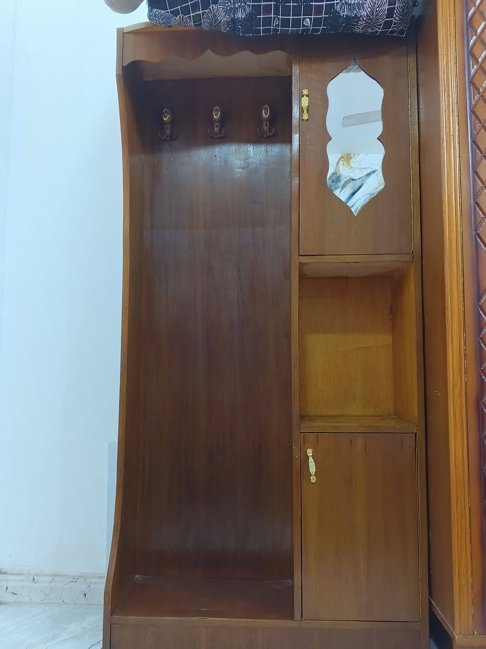 السلام عليكم غرف النوم للبيع مكان الدورة ***********/*********** بي واتساب
