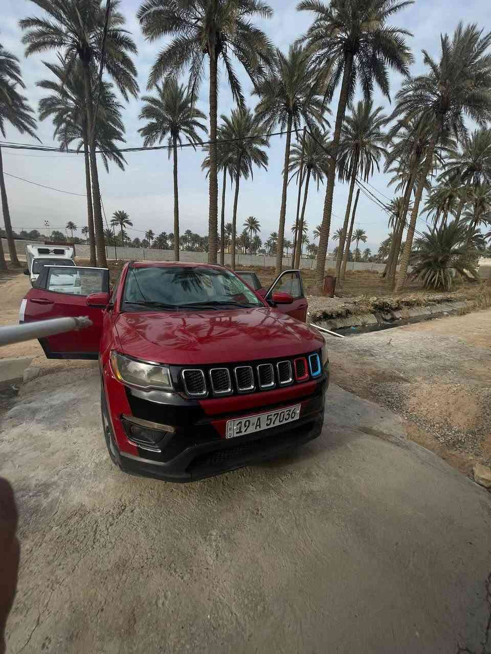 السلام عليكم جيب كومباس موديل 2017 
الفئة Limited 
السياره ب اسمي ثاني يوم مداور 
ابيع احزام 
السعر 110 وبيها مجال للشراي فقط
رقم الهاتف ***********
