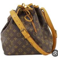 شنطة نسائية • لويس فيتون