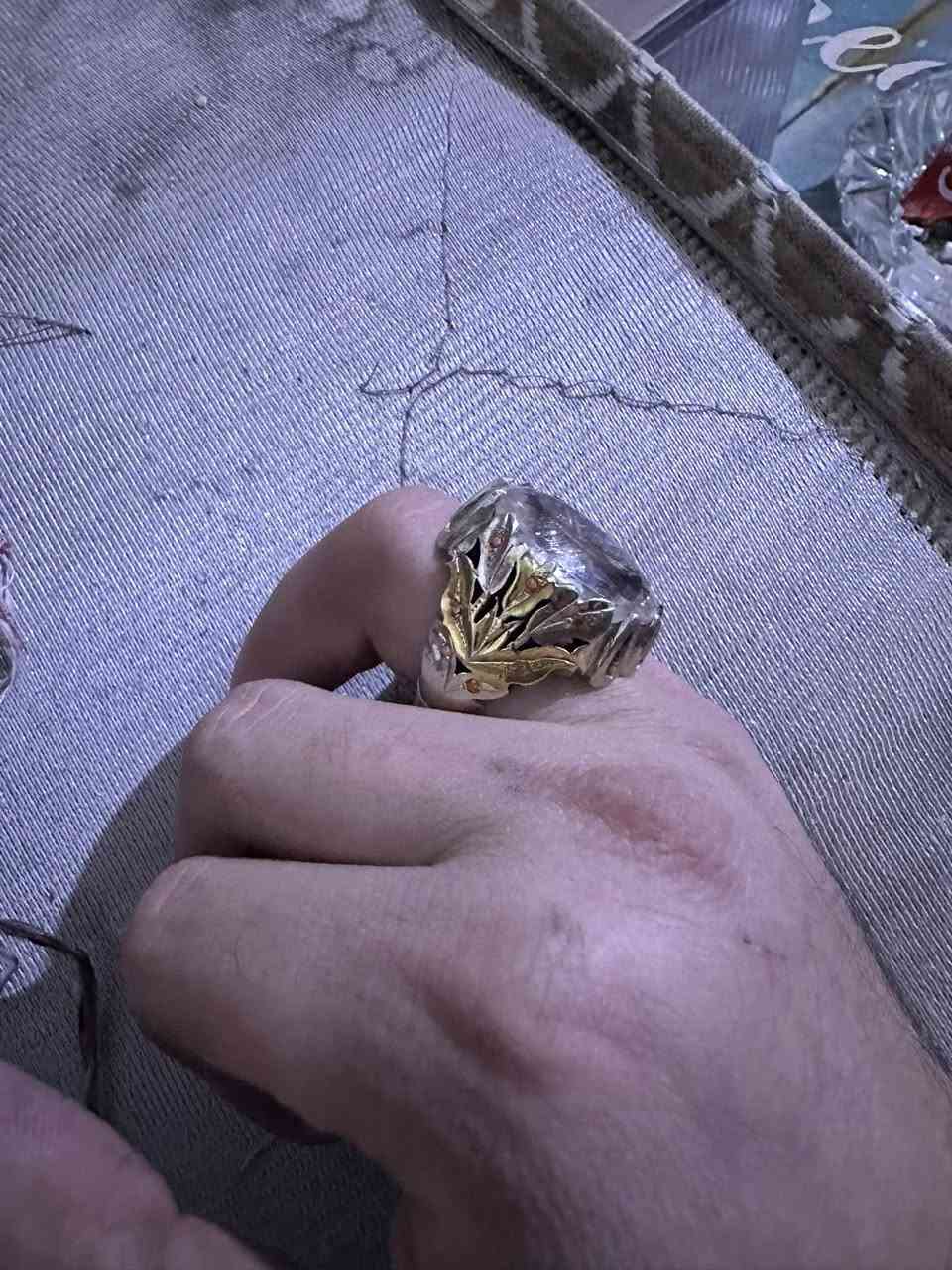 در النجف داخلة شوائب ذهب بذمة سعر الخاتم 175 الف قفلة عنوان مدينة الصدر ***********
