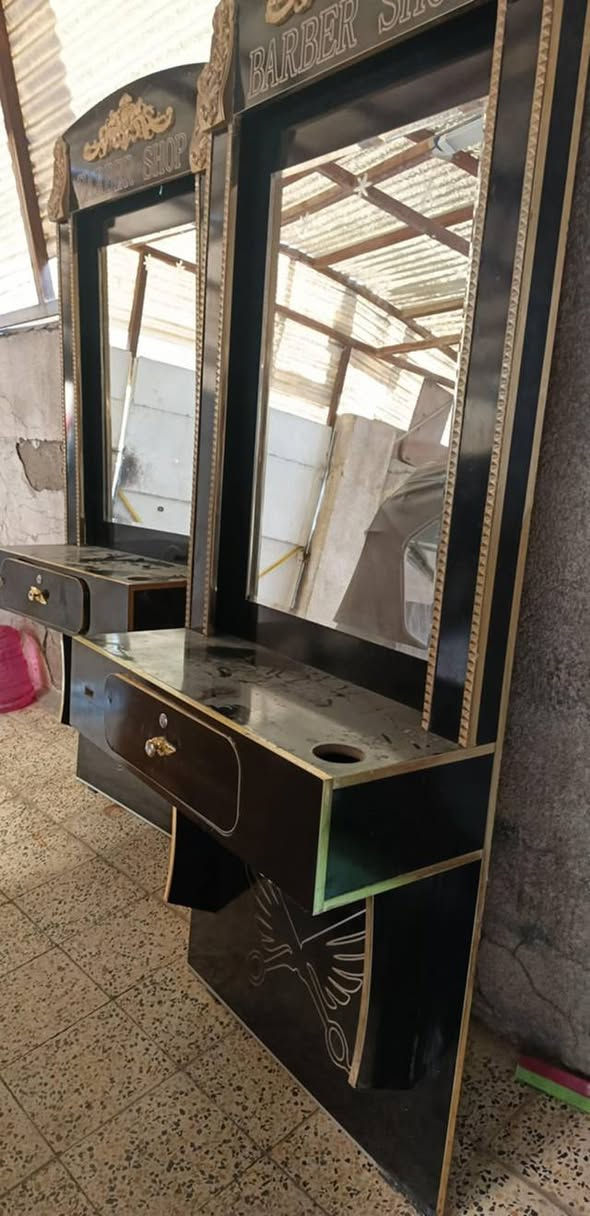 سلام عليكم ديكور حلاقه لبيع مكاني بغداد شعله هلذا رقمي ***********
