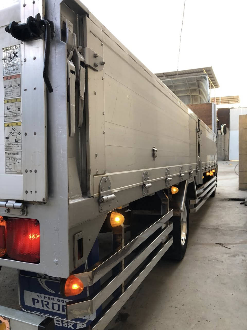 #ياالله #السلام #عليكم  هينو شيطان دخول جديد للبيع 💯

محرك 80 فول عادي ✅ طول البدي سته وربع 💯

للاستفسار 📱
*********** 📞
***********📞

العنوان 📍البصره ابو الخصيب حمدان 🚚🚛

#بصره #ناصريه #سماو #دوانيه #حله #كربلاء #نجف #بغداد
