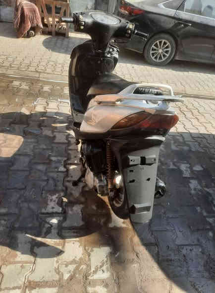 ماكس 140 شغاله وخير من الله نقصها جبنه تنضح دهن وباتري  ابيع هل موجود السعر 275 مكاني بغداد حي القاهره
***********
