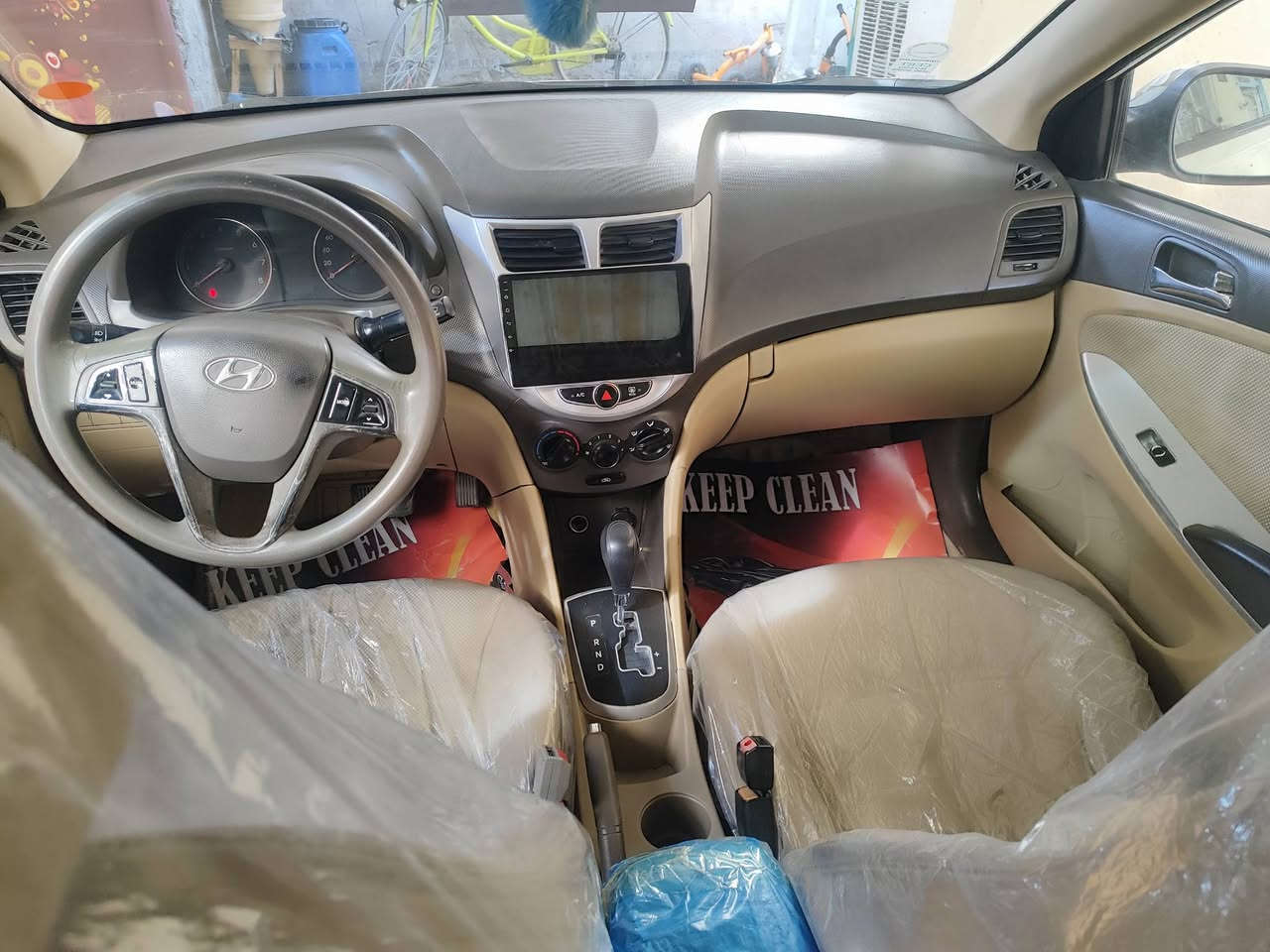 اللهم صل على محمد وال محمد
للاستفسار. ***********

  للبيع هونداي اكسنت 2015خليجي  رقم بصره تحويل مباشر 

سنويه إلى. سنه  2027.             محرك 1600.    فول مواصفات  سياره جاهزه    من تبريد حداديه  كهربائيات.  

مواصفات  فتحته تنته شاشه اشاره بالمري.      

سياره بيها بنيد وجاملغ  امامي مبدل أ اصليات  بدون دواخل 

مكان سياره.  ناصريه قضاء الدوايه

السعر 94 وبيها مجال للشراي
