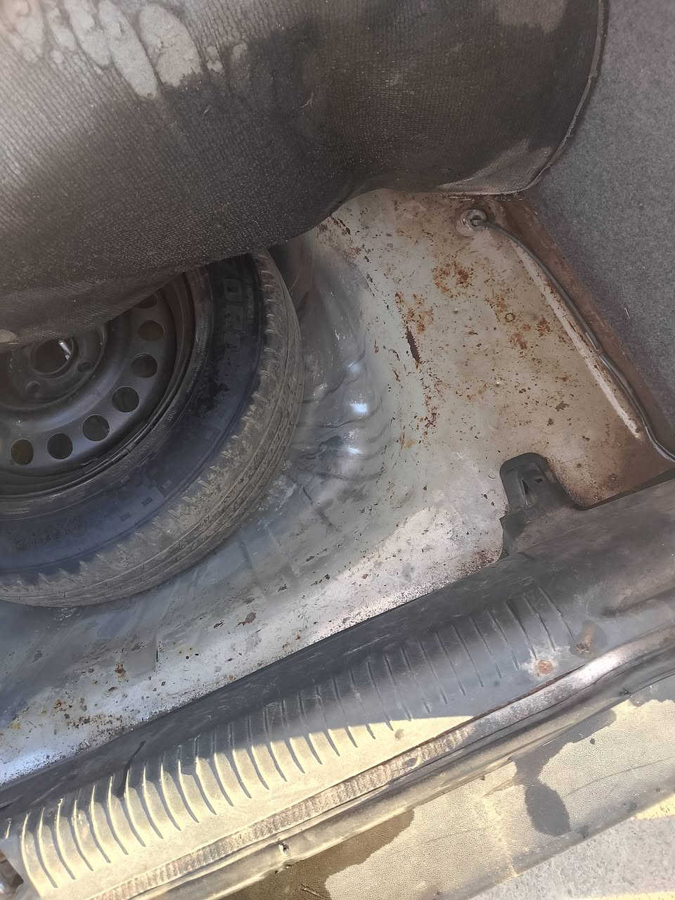 السلام عليكم اوبل فكتره موديل ٨٩ محدثه ٩٣حجم ٢٠ للبيع رقم انگليزي بسمي شرط التحويل طخم تاير جديد گير ومحرك بشرط السعر 46وبيها مجال الاستفسار على الرقم ***********
