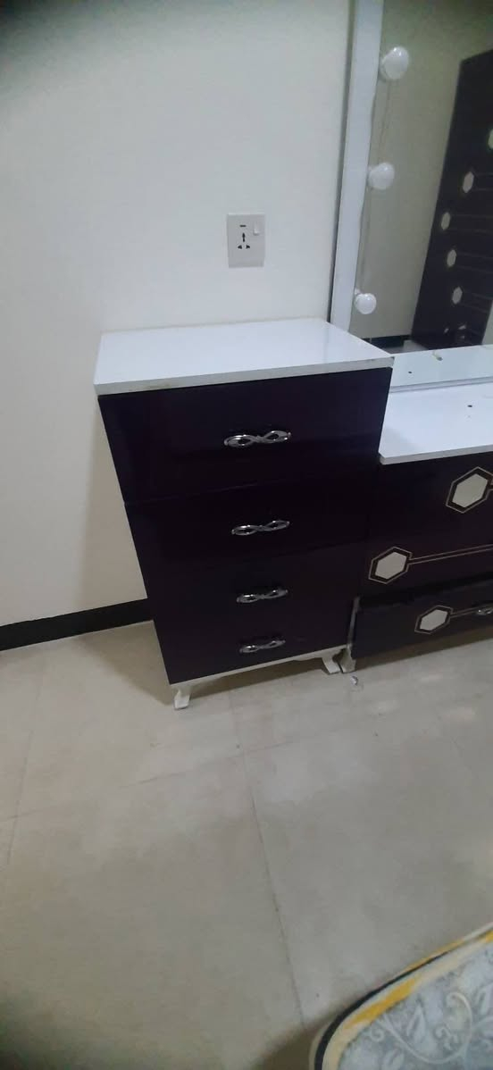 معرض العماد//غرفه نوم تركي مستخدمه بشرط النضافه اي عيب مبيها ***********//*********** كركوك, العراق
