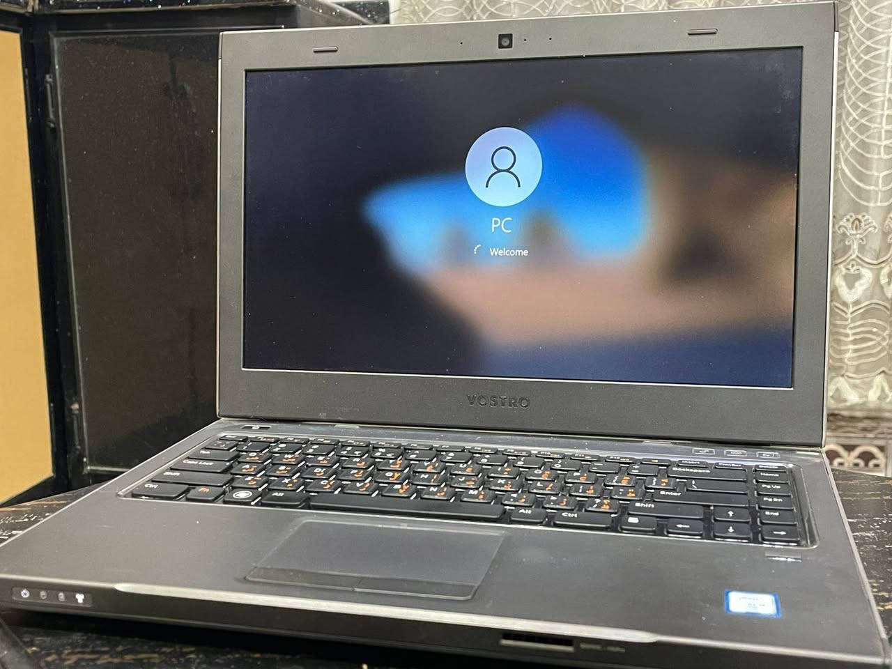 لابتوب Dell Vostro 3460 (الإصدار العملي)
المعالج: Intel Core i5-3210M (جيل ثالث)
الرام: 4GB DDR3 (أداء مستقر للمهام اليومية)
الهارد: [256] جيجابايت
الشاشة: 14 بوصة HD
كرت الشاشة: Intel HD 4000 (اقتصادي وقليل الحرارة)
المميزات: كيبورد مضيئ + هيكل معدني متين جداً
المنافذ: 4 منافذ USB 3.0 / HDMI / VGA / LAN
بطارية ساعة


**إذا كنت صاحب هذا الإعلان وتريد حذفه لأي سبب، رجاءا أرسل رسالة إلى الدعم الفني**