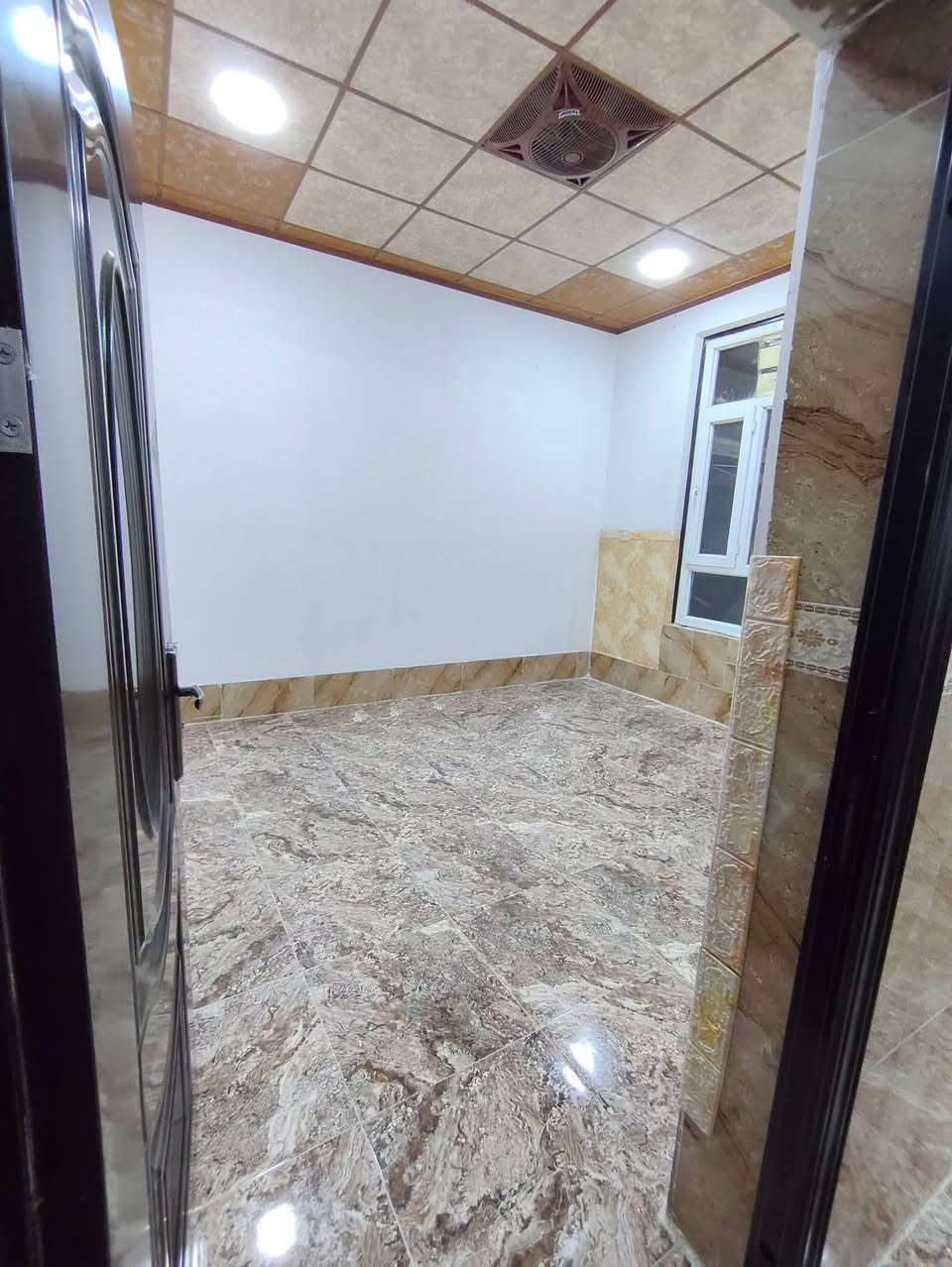 سلام عليكم ••
بيت للبيع خانقين  بانميل يم المدرسة 

📏 المساحة 120
  
فول فول
 🏠 
مكونات البيت
 غرفة
بيتونه
صاله
واستقبال
صحيات 
 مطبخ 
حوش كبير 
🏛️🏬🏛️🏬

السعر 45 بي مجال بسيط
🏠🏠🏠🏠🏠

للاستفسار راسل او اتصل
📞***********

