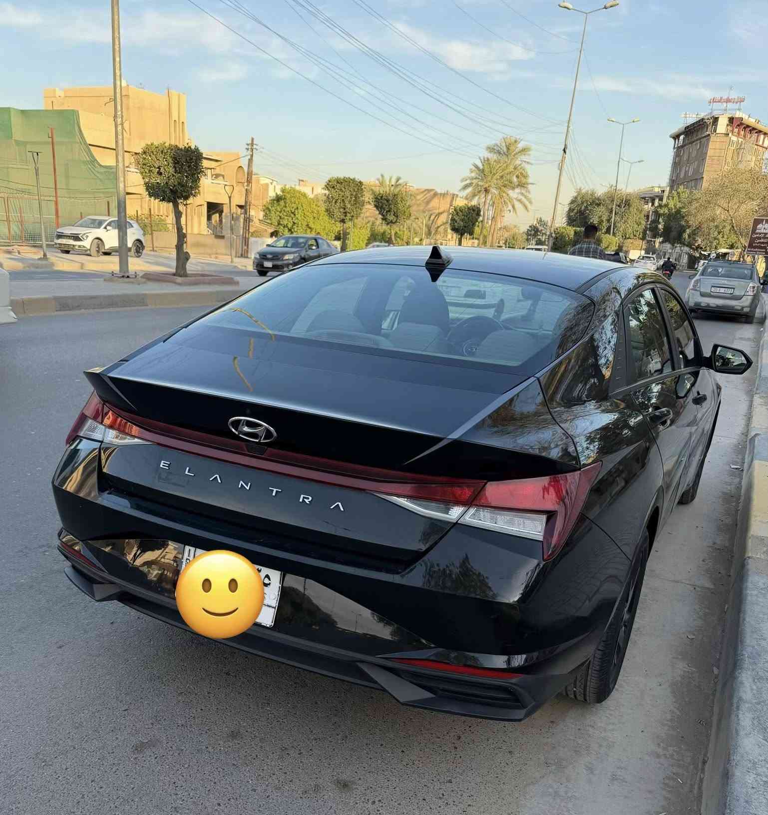 السلام عليكم
النترا 2021 حادث جاملغ خلفي وباب بدون ايرباك 
وصار بيها حالوب اهنا بلعراق رقم بغداد 
بصمة محرك 2000 
والسونار موجود بلمنشور 
***********
سعرها 125 وبيها مجال بسيط
