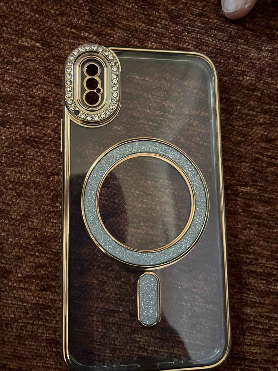 السلام عليكم آيفون اكس عادي ذاكرة 256 بطارية 81 شاشه بيه ضربه بسيطه مثل ما موضح بل صورة السعر 90 /*********** سيمكرت ما يشتغل
