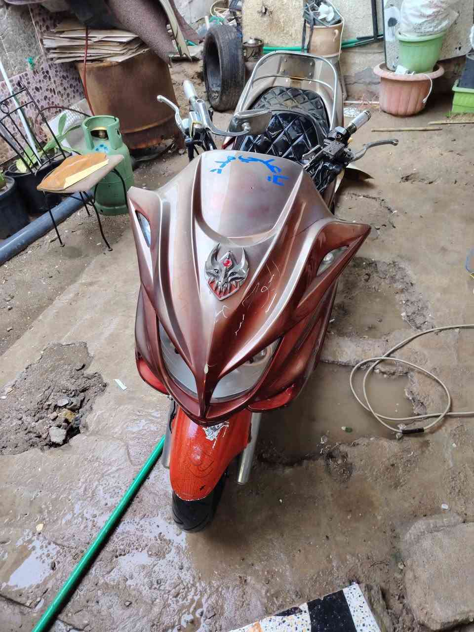 السلام عليكم للبيع دراجه ناريه في البصره الدرجه حلو ونضيفه جدامتروكه صار شهرين انك ع بيه قايش وعافوه الولدللبيع  اتصال  ***********
