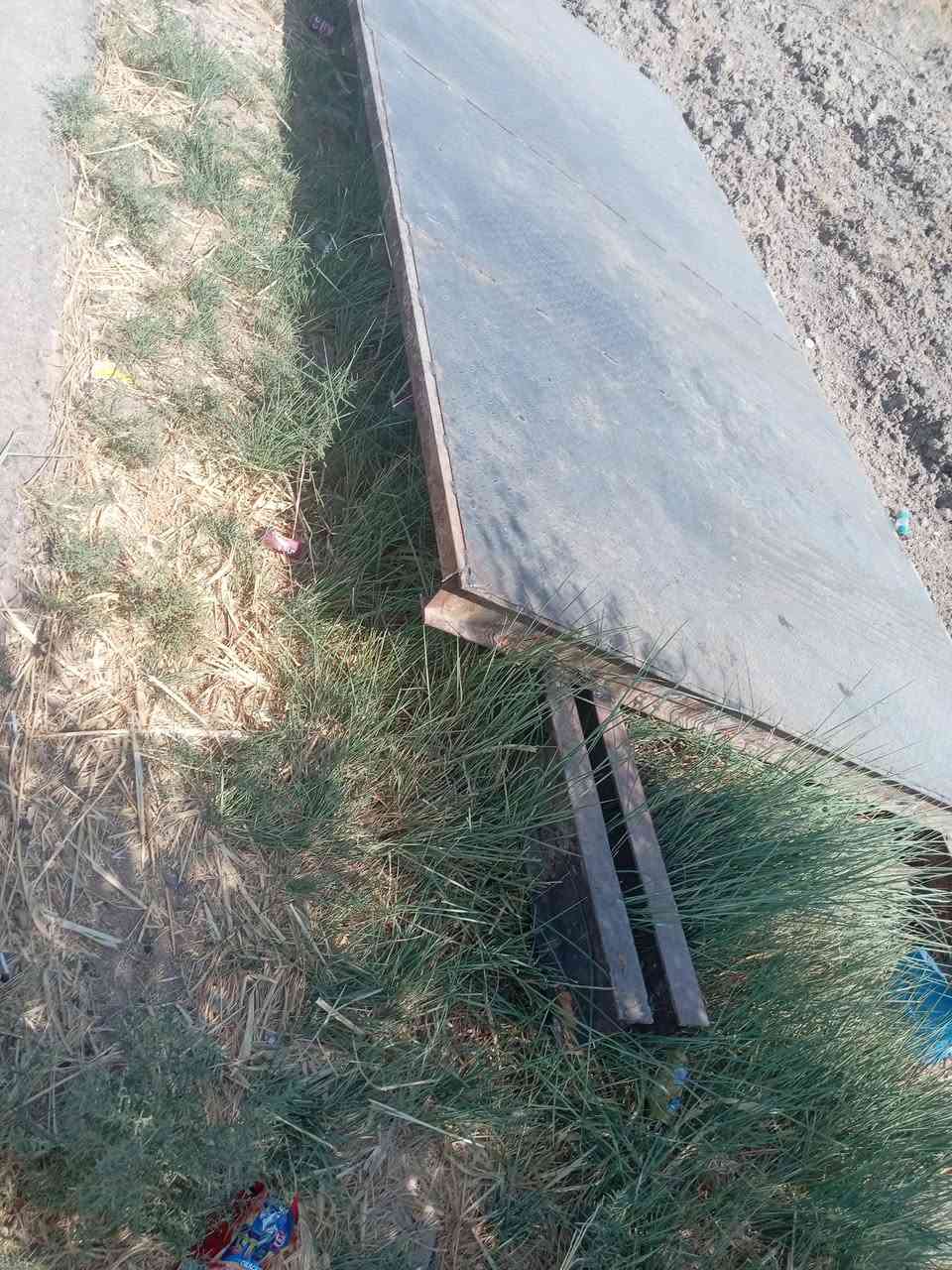السلام عليكم شاصي للبيع طول ٦ أمتار العرظ مترين ونص بليت اظخين الشيلمان ابو استه كل اثنين بجيه مخلي ارقم ***********
