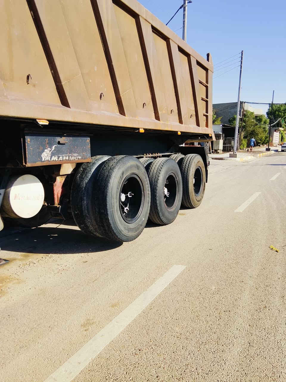 السلام عليكم سياره سكانيه للبيع مديل 1993 رقم بصره سنويه لل28 مشروع وطني ثلاث لوحات تحويل مباشر مكينه 8 كير 5/5 مجموعة ورده الفينيه مكينه كير مجموعة شاصي مكفول كفاله عامه عربانه حداديه ثلاث دناكير بريك هوه كهربائيات كله جديد السيارة جاهزه للعمل ماعايزه كلشي السعر 275 قفل ورقه رأس وعربانه مستعجل علبيع المكان كربلاء طويريج ***********
