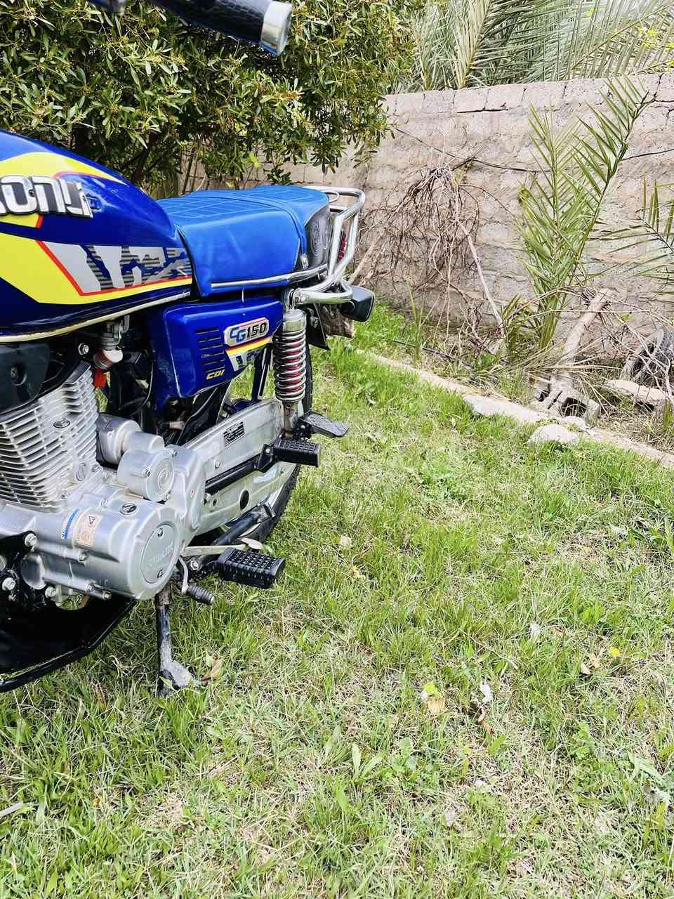 السلام عليكم موطور للبيع او مراوس

سولنك ⛽️سيفان موديل2023✅ ال شكل الجديد منفيس موجود 
محرك 🛫200 ✈️كهربايات كلها بل شرط ما بي نقص برغي تواير جدد موطور نضيف احلا من الصور كلو علا وضع الشركه 
مكان الزاب ال سعر 575الشراي يتصل عل رقم ***********
