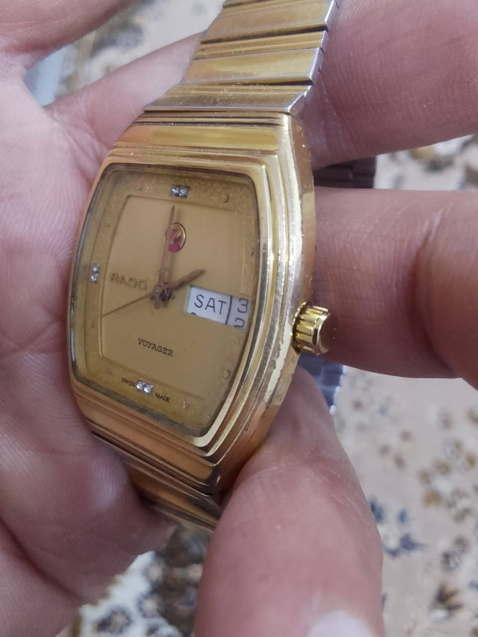 أللهم صل على محمد وال محمد الطيبين الطاهرين
رادو اوتوماتيك فنتج قديم انتاج 70 نظافة ممتازة ابعادها 34*38 تحتوي 6ماسات ومنفذ لعرض الشهري والاسبوعي على الرقم 3 مع وجود اثار جراد على السير مثل ما واضح بل صور


**إذا كنت صاحب هذا الإعلان وتريد حذفه لأي سبب، رجاءا أرسل رسالة إلى الدعم الفني**