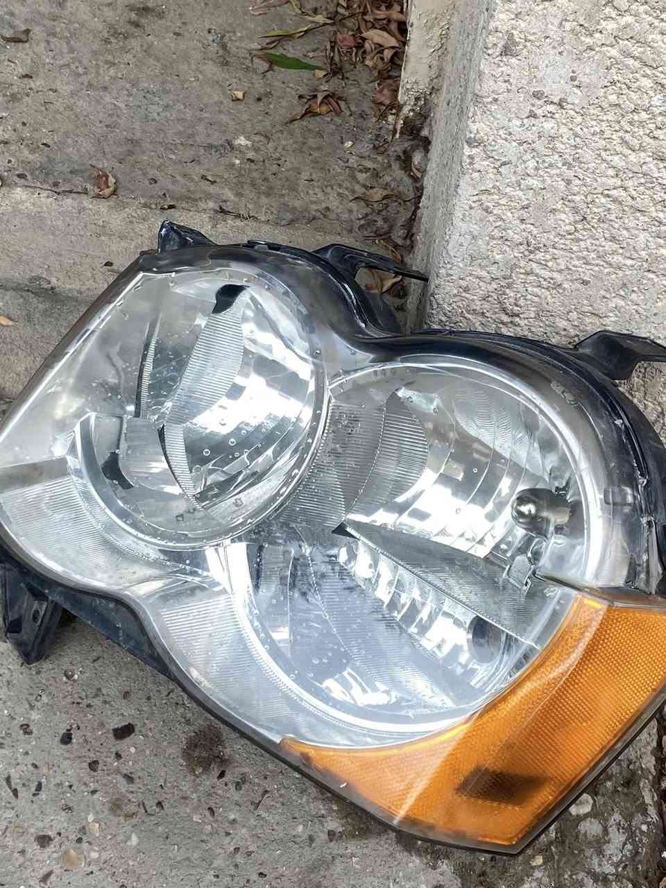 السلام عليكم غراض كوماندر ولاريدو للبيع قيم واخذ كله اصلي تفصيخ جديد العنوان بغداد السيديه 
***********
