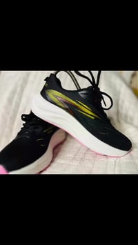 الزعفرانيه • حذاء رياضي طبي • مقاس 40