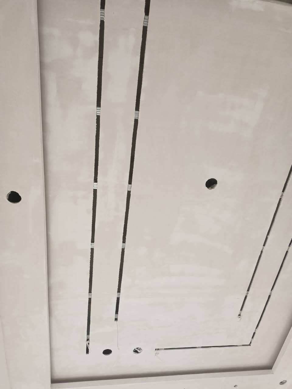 ختم احد مواقعنا 
طلس كافة انواع الديكورات طلس عام/برغي وجوين درجة اولى شرط تسليم مهندس العمل داخل الموصل فقط للاستفسار مراسلة عالواتساب ***********
