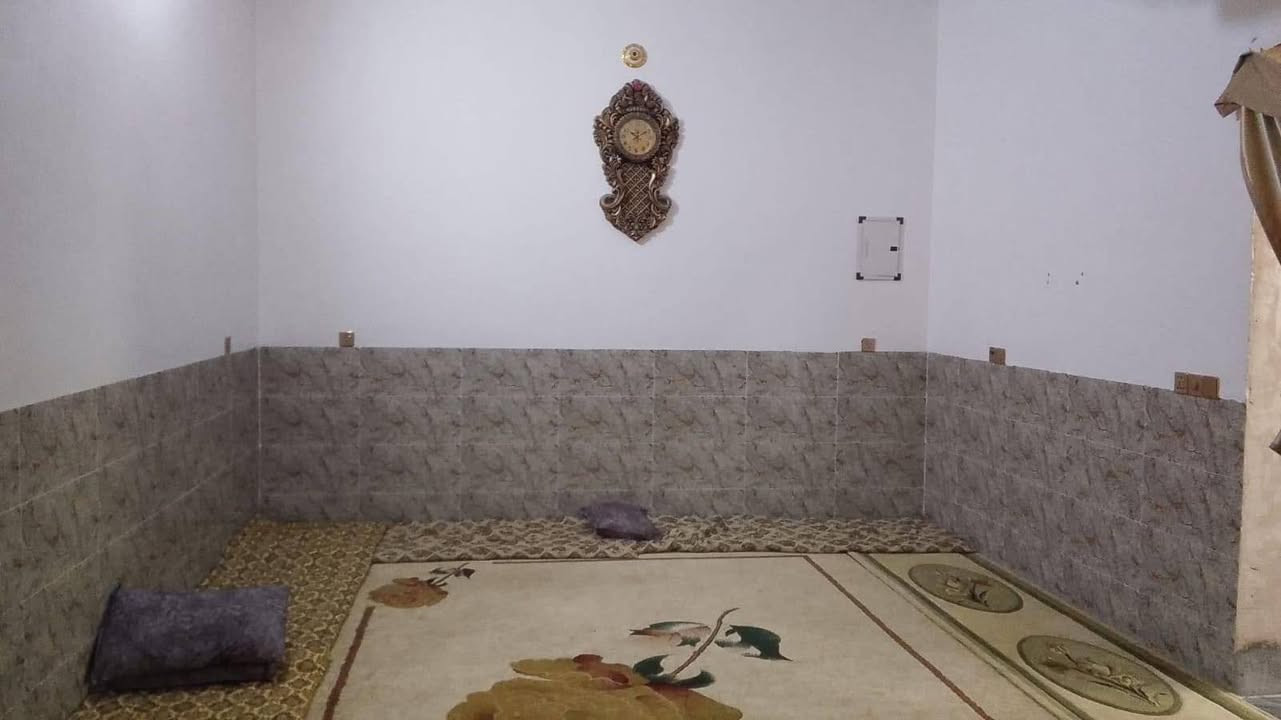 مشتمل للبيع في حي الزهور البهراط 
المساحة الكلية 175 متر
2 غرفة نوم 💤 
صاله استقبال مطبخ 
.للاستفسار يرجي الاتصال على الرقم المكتب الخاص *********** مكتب 🏢وطن للعقار@
