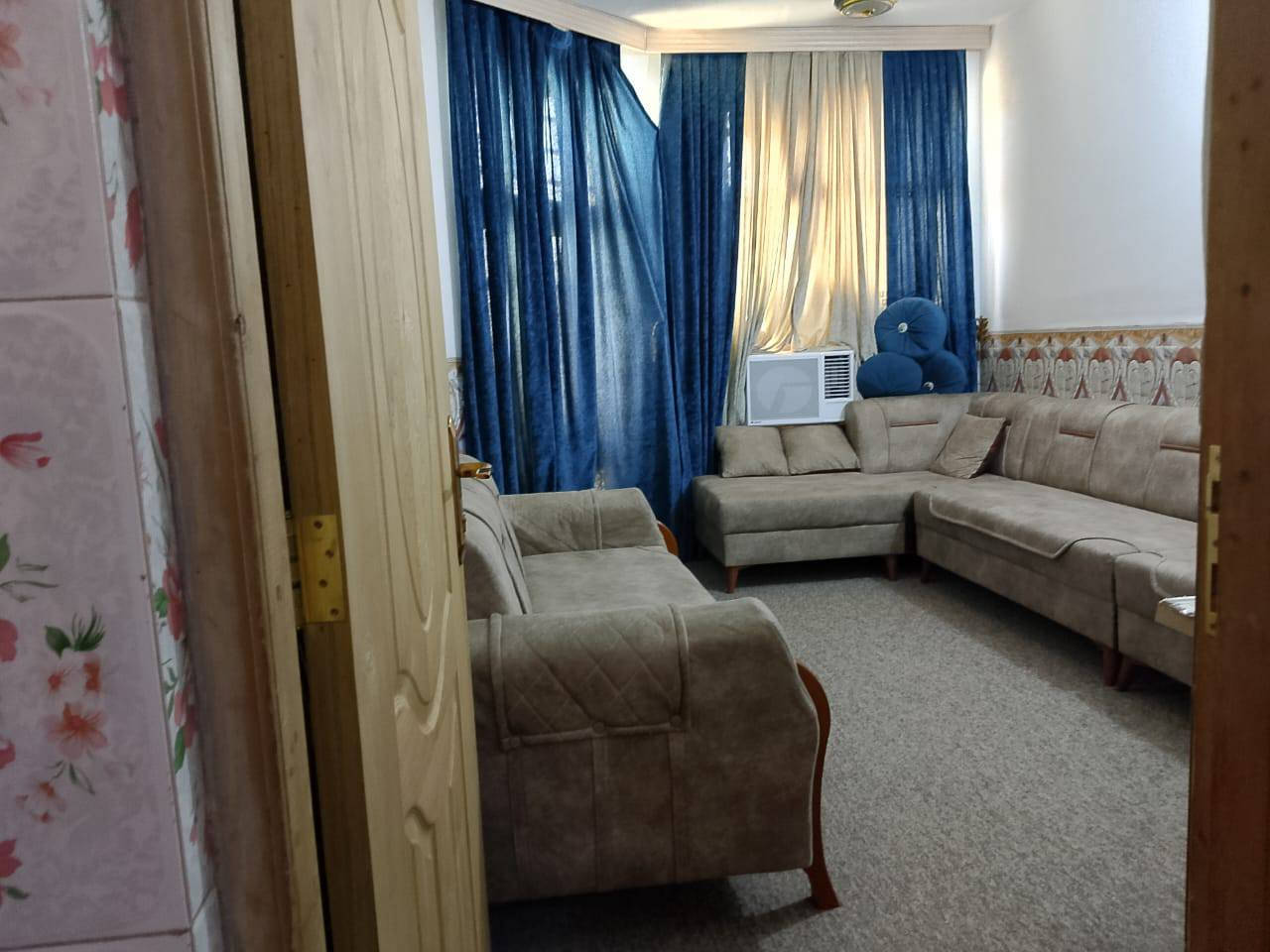 بيت للبيع المساحة 100م
طابو صرف 20×5 طابقين
العنوان محيزم4 خلف الملعب الخماسي
للتواصل ***********
