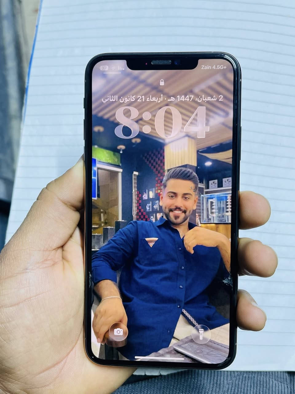 السلام عليكم : ايفون 11 برو ماكس ذاكرة 256 بطارية 🔋 88 جهاز بلادي ممفتوح وتر بروف باكيتة ويا تلفون حيل حيل نضيف نموذج M  تروح تفحص حاسبه وين متريد . السعر 350 الف ….. لتواصل . ***********
