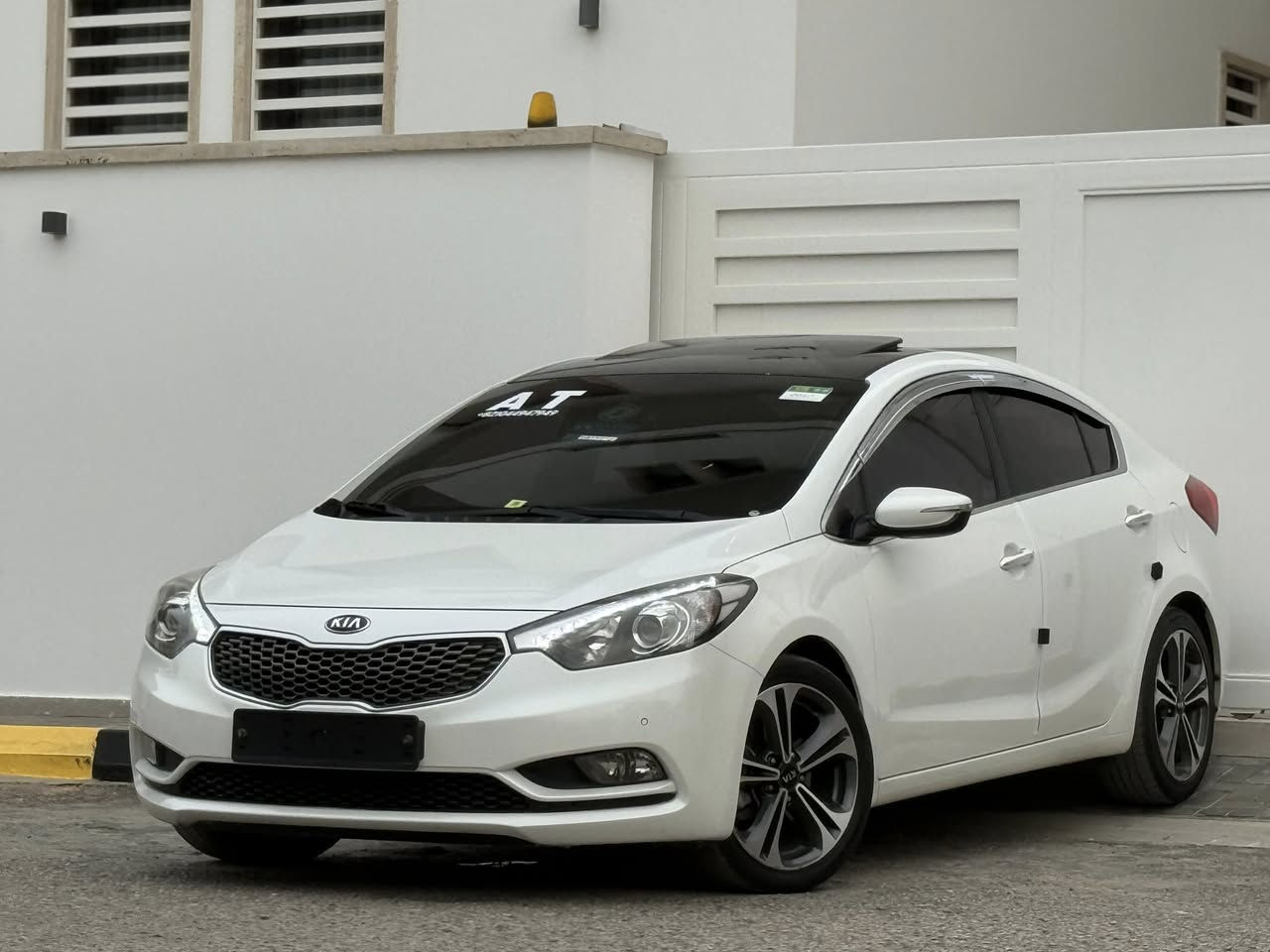 عرض_جديد_داخل_المعرض 🌺🔥

               ⚜️اللهـم بارك بسـم الله مـاشاءالله  ⚜️

📍 الـنوع : KIA K3 🚗
📍اللـون : ابيض  🖤 
📍 الكماليات : فل الفل كما موضحه في الصور🔝
📍سنه الصنع :2014 👌
📍المسافـة المقطوعه126الفkmالمشي اصلية 👌
📍 قوة المحرك  :1.6 🚀
📍استيراد كوريا🇰🇷
#شركة_الفخامة_الدولية 
للاستفسـار والتواصـل :👇🏻
091.230.78.78 📱
092.10.10.380  📱 

او زيارة مقـر الشـركـة : 📍طرابلس : الهانـي : بالقـرب من جزيرة باب تاجوراء  🇱🇾
موقع الشـركـة على الخريطة 🗺️


**إذا كنت صاحب هذا الإعلان وتريد حذفه لأي سبب، رجاءا أرسل رسالة إلى الدعم الفني**