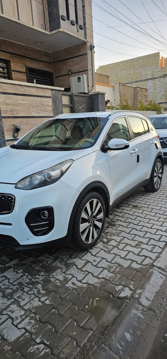 كيا سبورتج 2017 وارد خليجي
سونار مرفق بالمنشور 
مواصفاتها 
شاشه كبيره  
كامره دواره 
تحكمات ستيرن جهتين 
محرك2000 دوش 
ويل كب 
السياره رقم بغداد وباسمي 
السعر 162 
للاستفسار ***********
