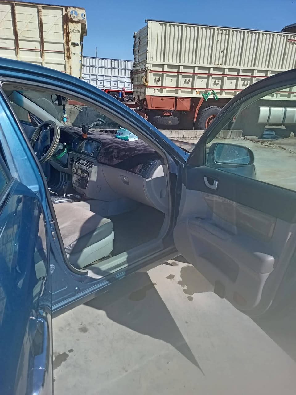 سلام عليكم سوناتا 2006 وارد أمريكي فول مواصفات فتحة بل سقف تحكم ستيرن سعر 87 بيهة مجال ***********
