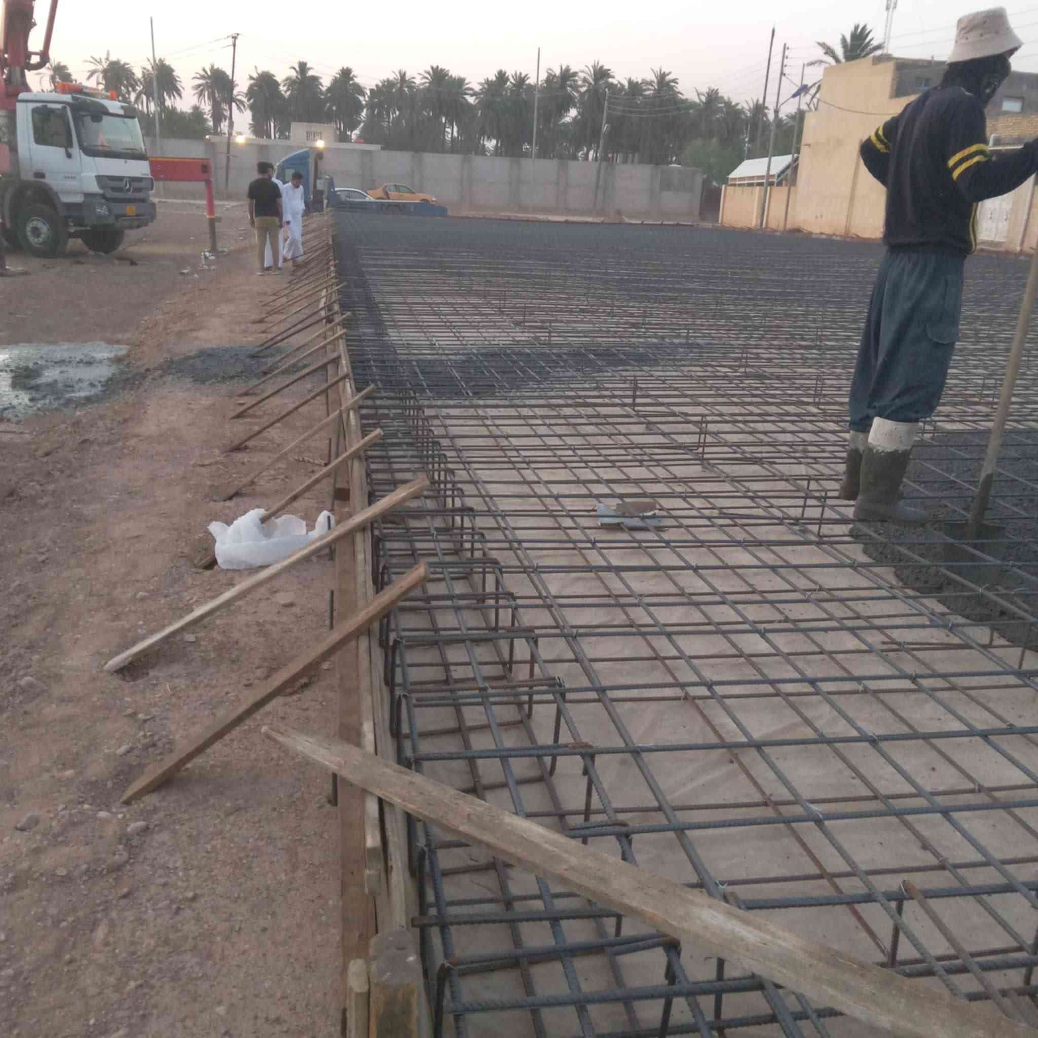 مستعدون لشغل كافه المنازل ربطات ورفتات وسقوف وجميع ديكورات  الكونكريت والفنين بسعار مناسبه الاستفسار على الرقم التالي ***********
