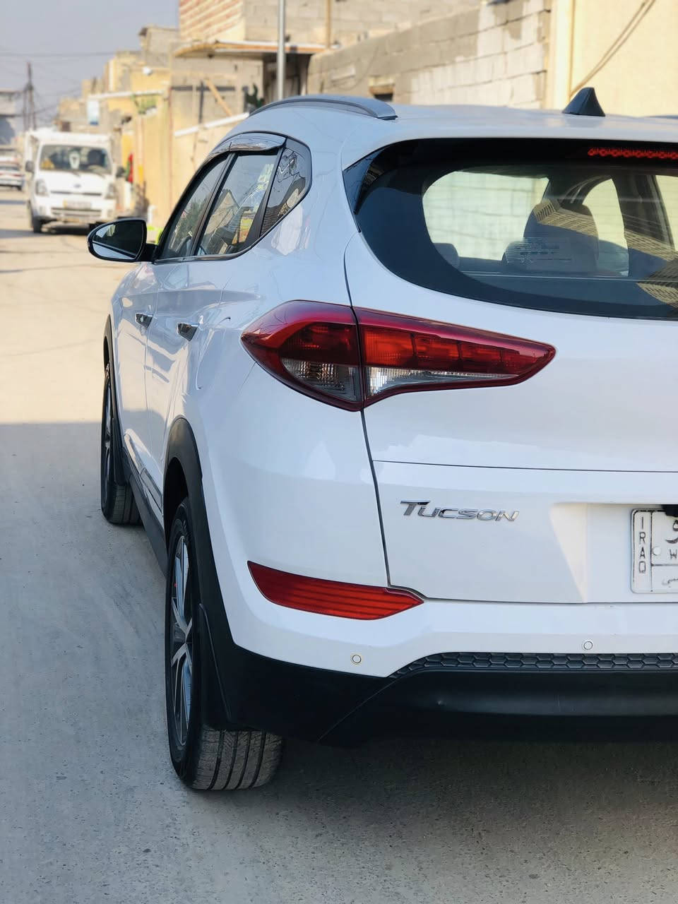 السلام عليكم توسان 2016 خليجي
مكينه 2000 دوش 
ماشيه 140 
بغداد بسمي 
كير مكينه مكفوله خير من الله 
5 ويل كب 
سايد ابريك برجل 
ليت زنون
تحكم استيرن
3 انضمه قياده 
مري شفط
السياره خير من الله بس بيهه بعظ المراحظات 
السعر 170 وبيها مجال 
***********
