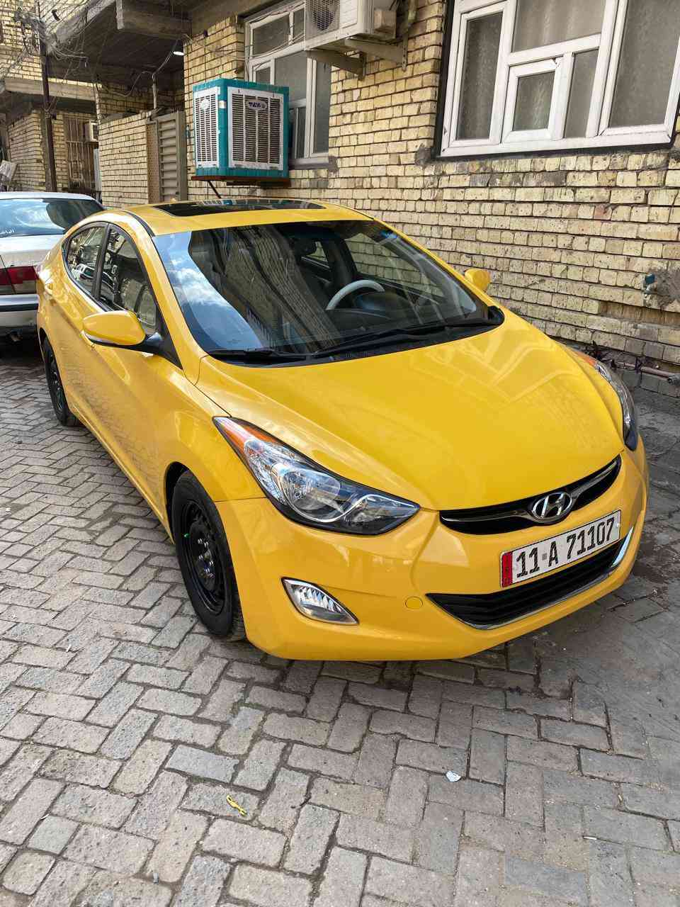 السلام عليكم
النترا المضلع وارد امريكي  فول موصفات 1/1.  مديل2012
رقم بغداد انكليزي مصفره هيئه وغرامات 
تحويل مباشر السياره ليبل واحد بدون تبديل سونار موجود بال صور  شواصي لغود مكفولات  دوشمه عام كشنات ارضيه  وسفاري تخم تاير هسه شاده وتخم ويل  (مكينه تبخير )
تدفئه تبريد.    موصفات
فتحه  ..شاشه ..بصمه ...اشاير بال مري ....كشنات تدفئه
  مكاني بغداد مدينه الصدر.   السعر 94$.وبيه مجال 
للاستفسار ***********.
