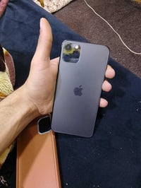 ايفون ١١ برو ماكس • ٢٥٦ • بوكو X7 برو