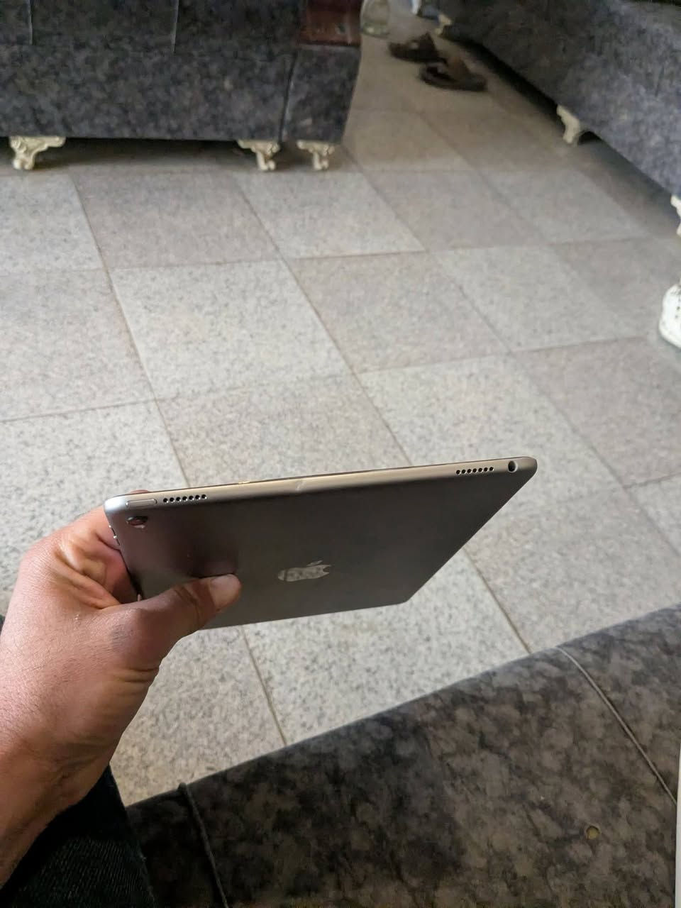 للبيع ايباد ابل 
برو 
ذاكرة 256
بطارية 82
بوبجي 90 فريم 
جهاز لا مفتوح ولا مصلح ابد عل وضع الشركه 
صوت 4 سماعات عالي جدا 
كامرات راقيه 

متوازي عل بيعته 

مكاني بابل 
***********
