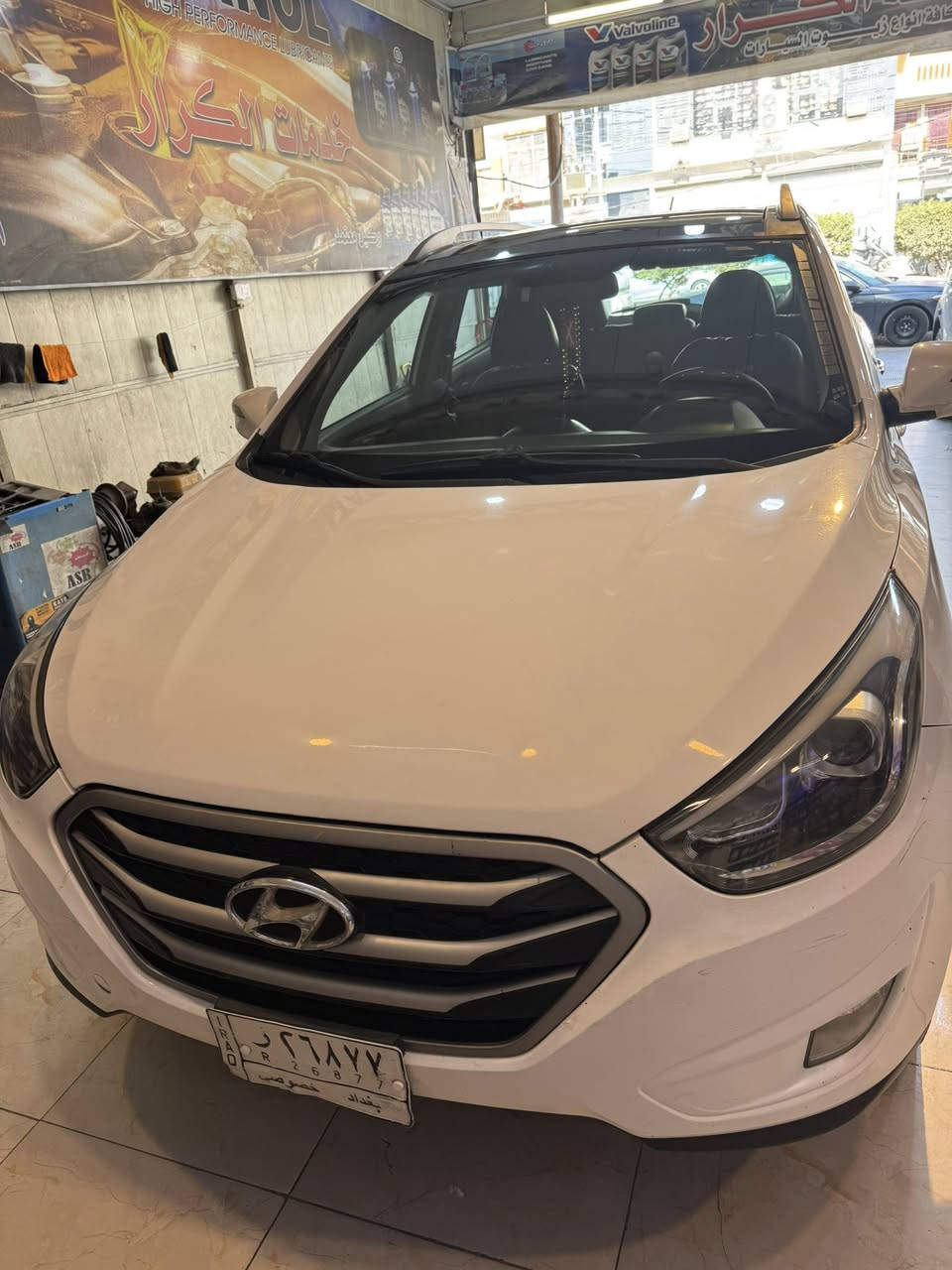 السلام عليكم ورحمة وبركاته توسان موديل 2014 ابيض خليجي بنوراما رقم بغداد تحويل ثاني يوم مكان السيارة بغداد الحرية *********** واتساب 

سونار موجود ضمن الصور
