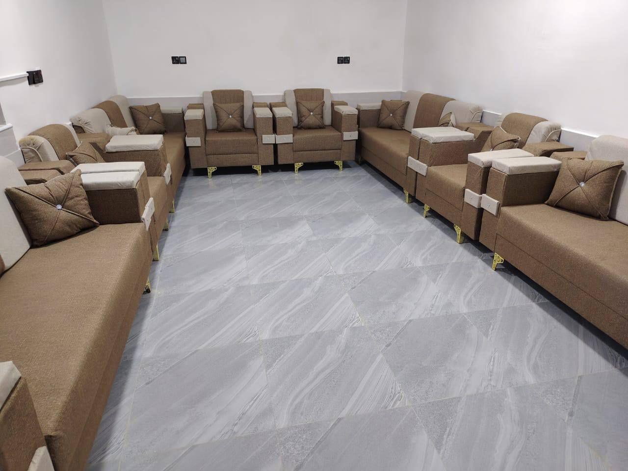 أنسب الأسعار تلاكوه يم أبو أوس والشغل درجه أولى خشب زان بلايود شغل هيت  الاتصال على الرقم‏  ‪***********‬‏  أبو أوس  هيت قرب مركز الشباب شارع البوعمر
