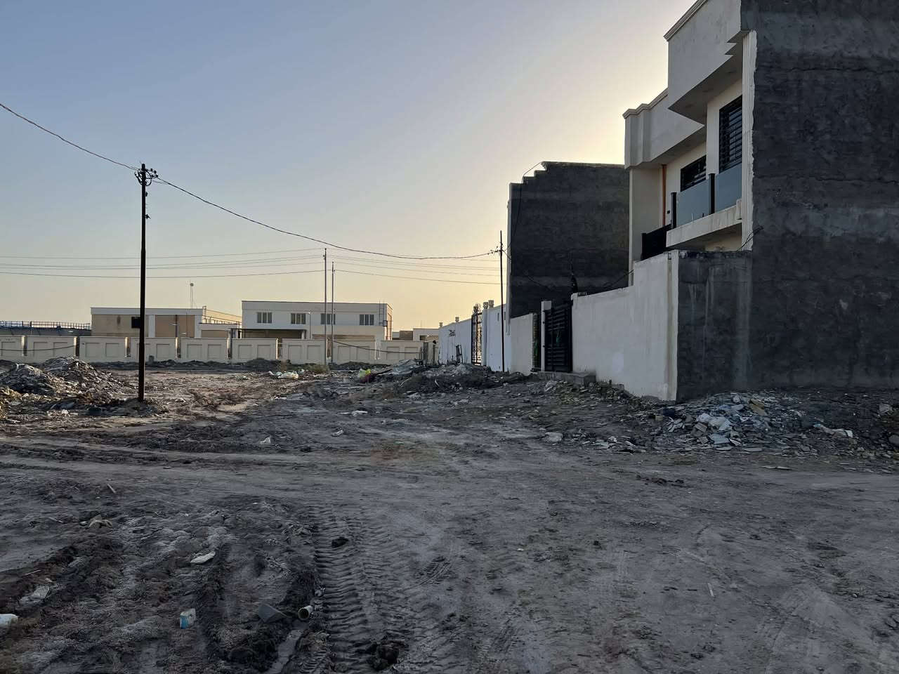 نص قطعة طابو صرف مساحتها ١٥٠م حي الحرية الاول قرب مجمع الماء تحويل مباشر
للاستفسار ***********
*********** او مراجعة مكتب أمتار للعقار
