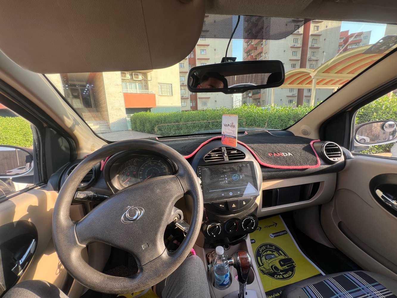 جيلي باندا للبيع فقط ٢٠١٢ 
ماشيه ٩٥ كم 
مبدل منضومه تبريد كامله  +حداديه صدر جديده
رقم بغداد انكليزي الجديد
بيه قطعين صبغ بدون دواخل  والسونار مرفق  ويه الصور   
سعر ٥٤ 
***********