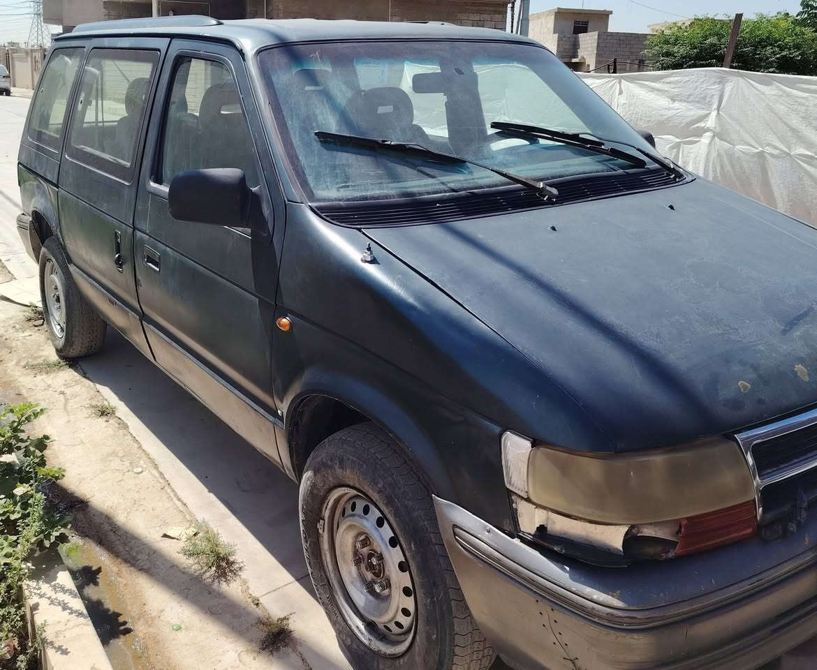 سلام عليكم كلايزر7راكب 94 للبيع محرك وكير بطة رقم مسطرة شرط التحويل 25 وبيها مجال *********** وتحياتي للجميع
