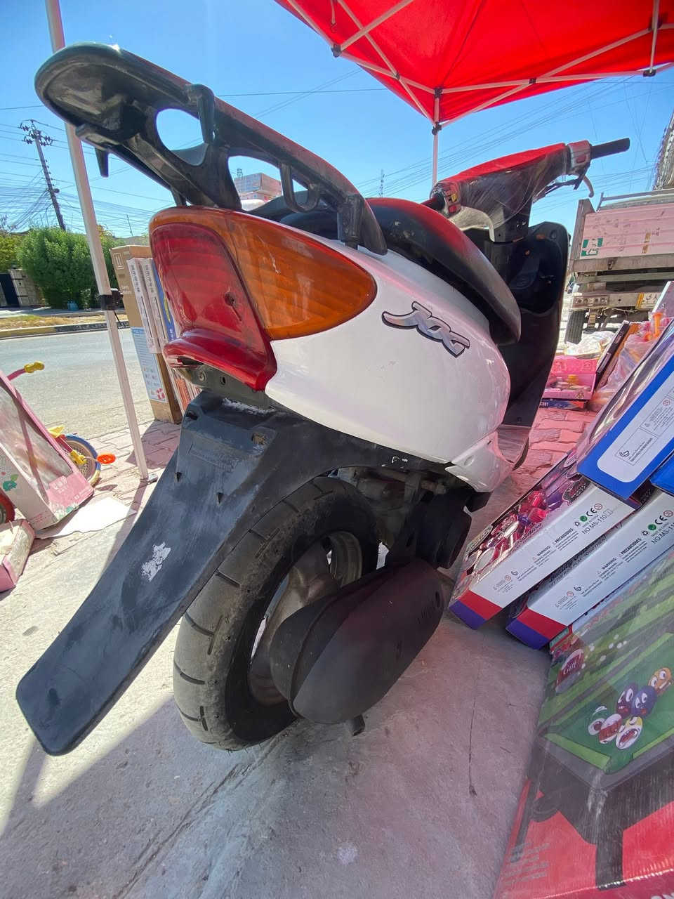 السلام عليكم عصفوريه البيع دراجه شغاله سلف هندر لايت دراجه حلوه شلعه معدل يخبل مكينه صوته ناعم الدراجه كامله مابيهه نقص العنوان بغداد حي البنوك السعر ***********السعر ٣٥٠ وبيه مجال حك الجيه
