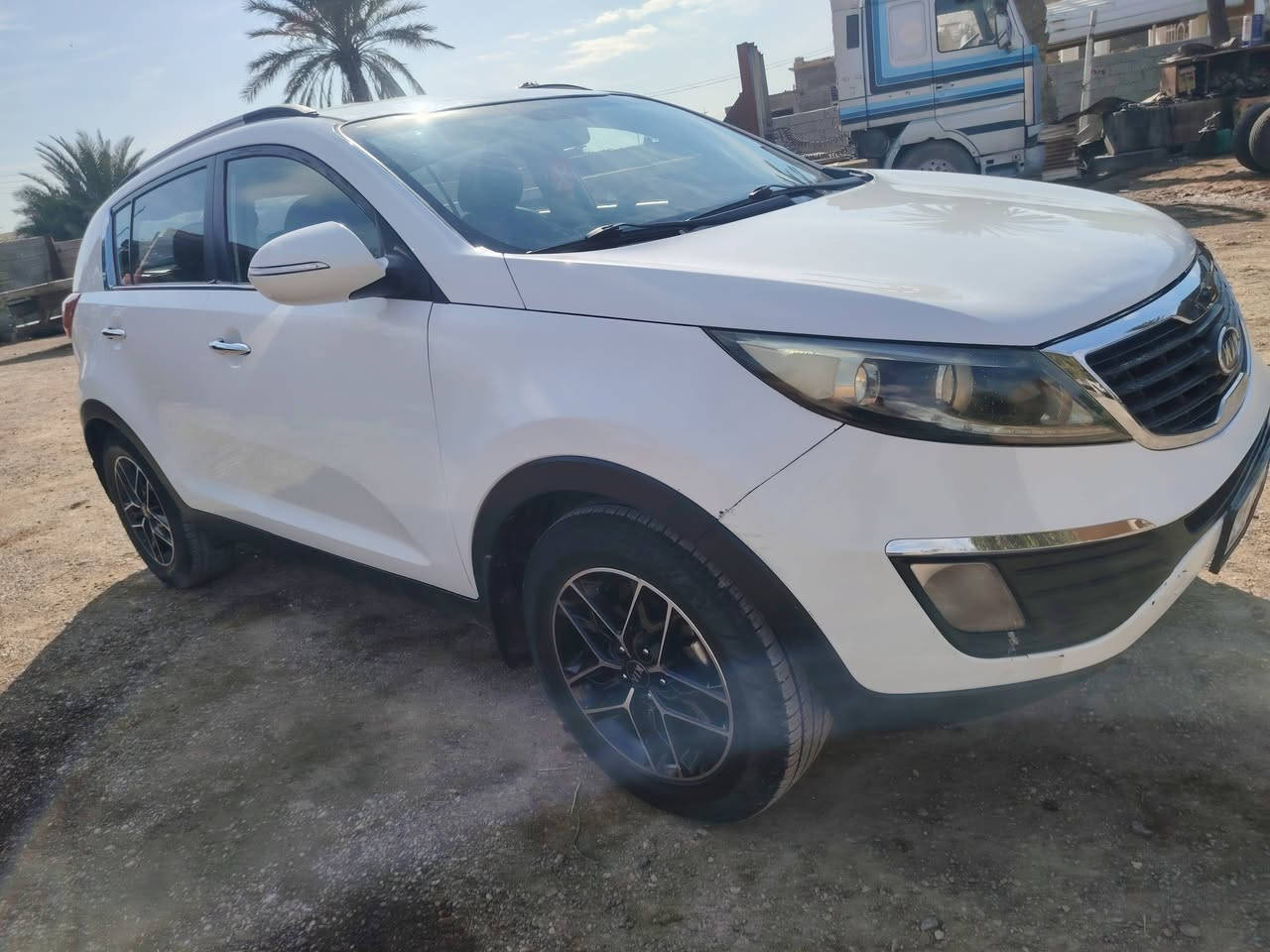 السلام عليكم للبيع كيا سبورتج ٢٠١١ رقم سليمانيه بارد براس الجاملغ صفحه اليمنه مقدار شبر والباقي مكفول شرط السونار للاستفسار اتصل ***********
