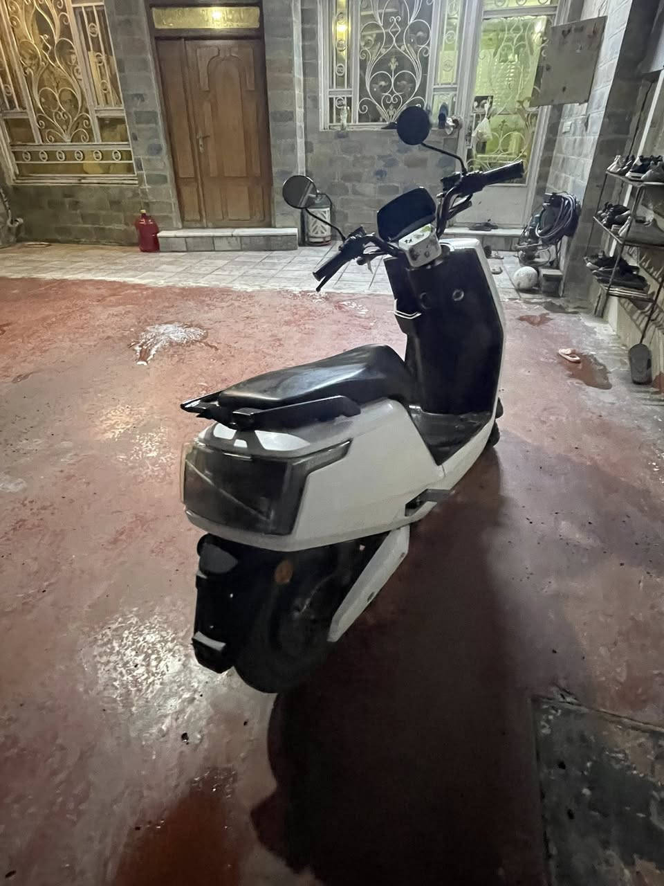 السلام عليكم دراجه شحن للبيع ماكس عادي  الدراجه نضيفه سرعه 100حقيقي ملف 2000  بطاريه كبير 6  العنوان بغداد البلديات للاستفسار رقم (***********)
