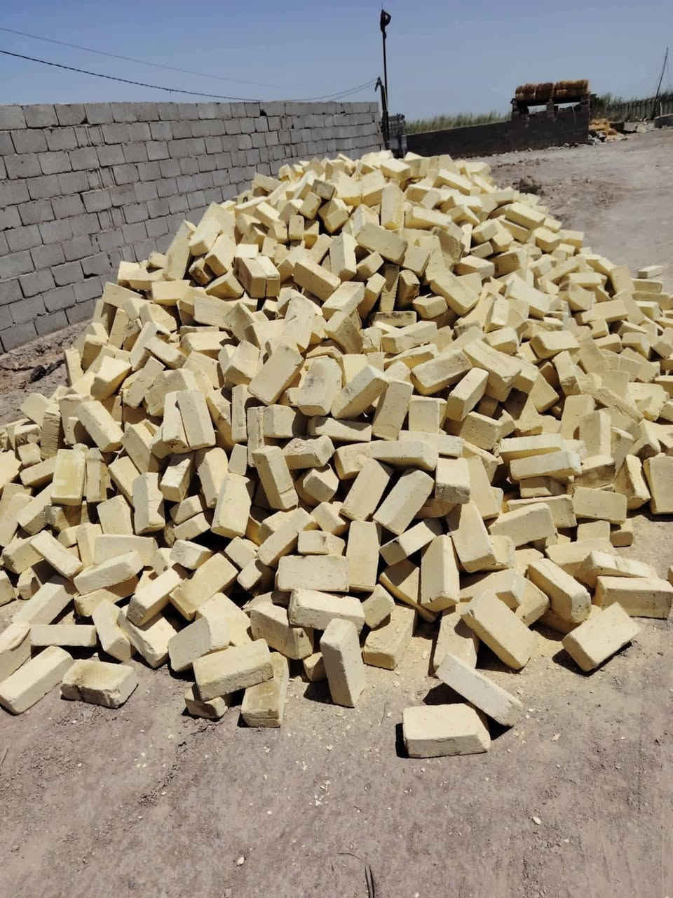 انسب انسب الاسعار👍👍
‎ طابوك الكوت –جمهوري وعادي(كرده موجود) - الجودة الي تضمن شغلك
‎لا تدور… ولا تتعب… كلشي يوصلك لباب البيت 🚚
‎✨ طابوكه درجة أولى
‎✨ خالية من الأملاح
‎✨ قالب كبير ثابت بقياس واحد
‎✨ تحميل مضبوط وزيادة بالحمولات
‎✨ فحص قبل التنزيل 👀
‎***********سعر حسب مكان
