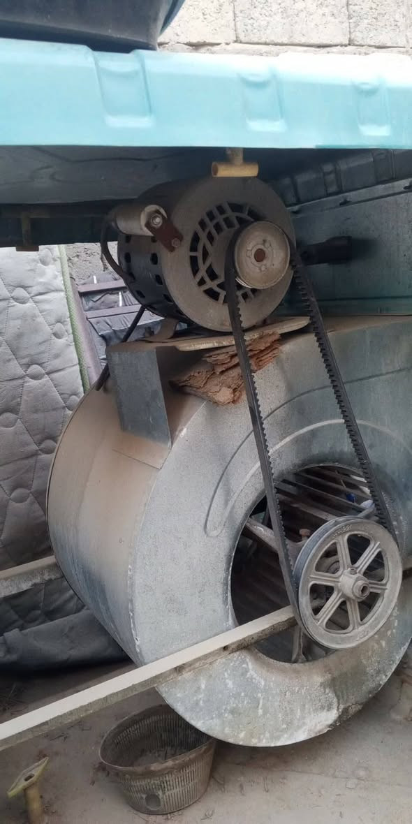 مبردات نضيفات كلش ما مشتغلات موسم واحد  سعرة لوحدة 90 الف لي يحب يتفضل واتساب 
***********
