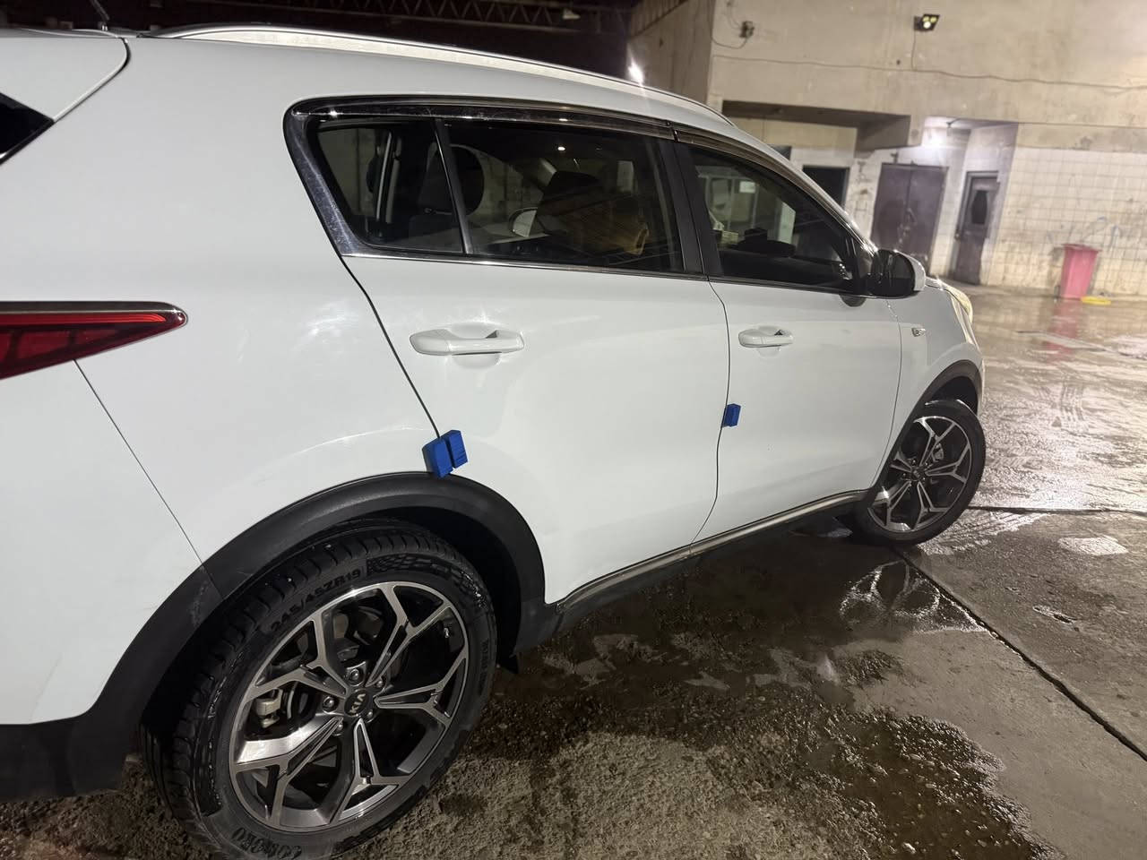 السلام عليكم كيا سبورتج ٢٠١٧ خليجي رقم بغداد مكينة
محرك ٢٠٠٠ دوش
السيارة نص فول رادار امامي خلفي 
تحكم استيرن تبريد قطعتين 
مكان السيارة بغداد 
استفسار ***********
