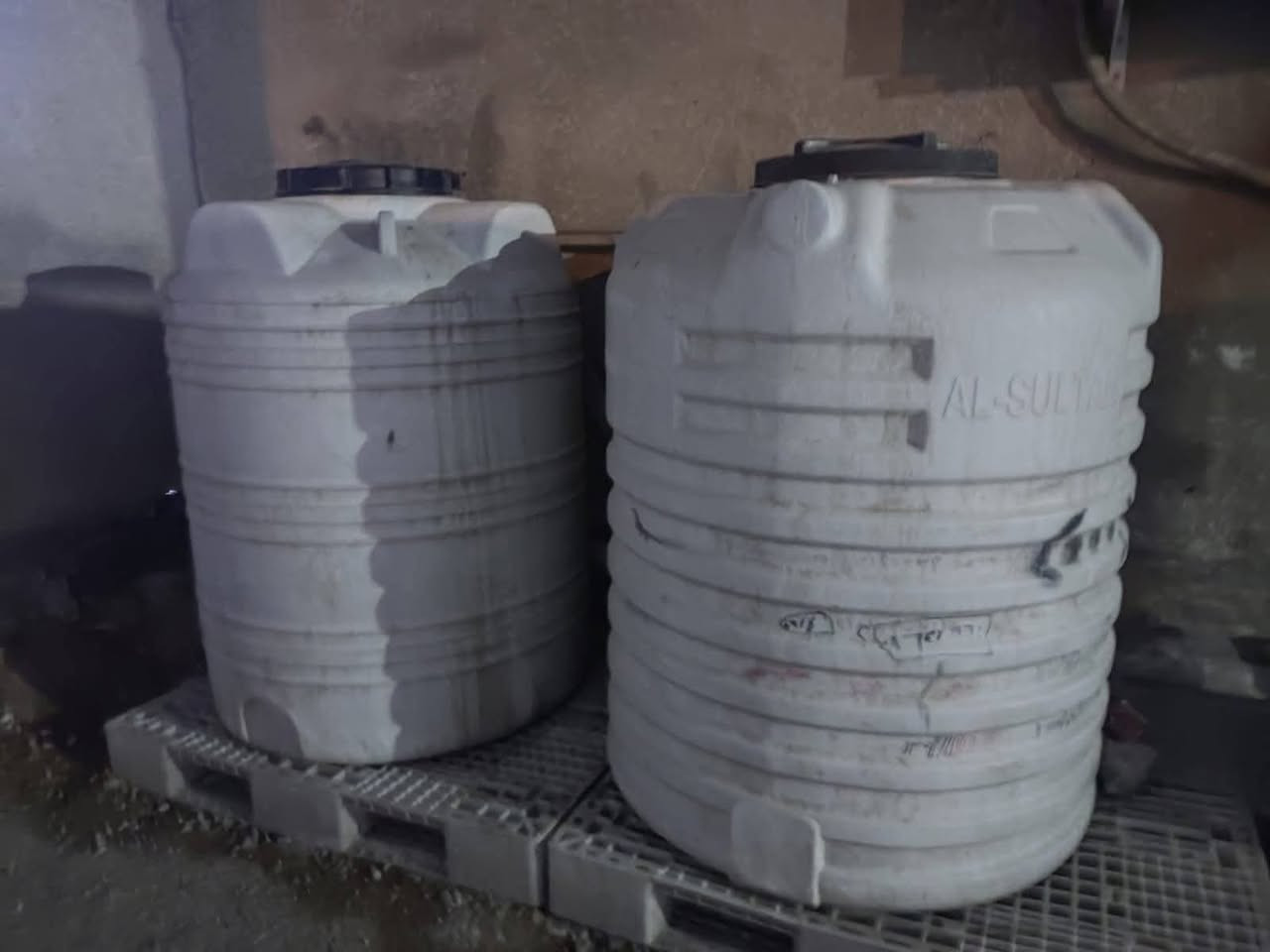 محطة تصفيه مياه ايطالي ١٠٠٠ لتر في الساعه 
+ خزان ٢٠٠٠ لتر
+ خزانين ١٠٠٠ لتر 
+ ميز تفصال مع المحطه 
ابيع منظومه كامله يعني تجي تأخذها كلها 
السعر /٣ ونص وبيها مجال 
بغداد البلديات:***********
