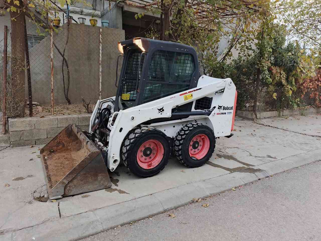 Bobcat 2017
رةقةم سةنةوي جديد ٢٠٣١
مةكينة جديد
بدون سبخ
كاتم سةوت ئوروپي
٢٠٠٠ ساعا
***********
***********
