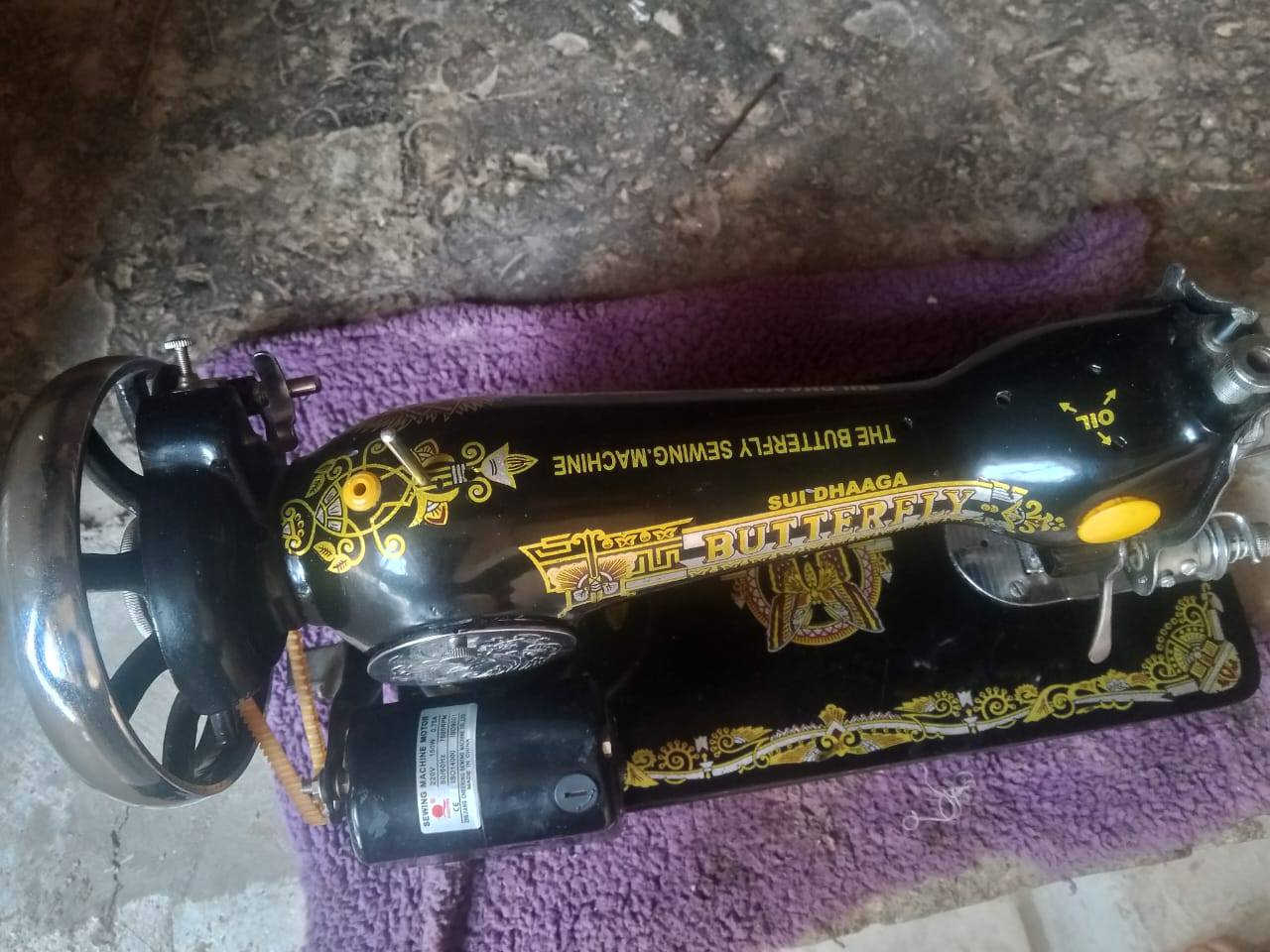 السلام عليكم 
اخوان ماكنه خياطه درجه اوله 
مكينه ام الفراشه الخبره يعرف شنو ام الفراشه الاستفسار ع الخاص واني بخدمة المشتري


**إذا كنت صاحب هذا الإعلان وتريد حذفه لأي سبب، رجاءا أرسل رسالة إلى الدعم الفني**