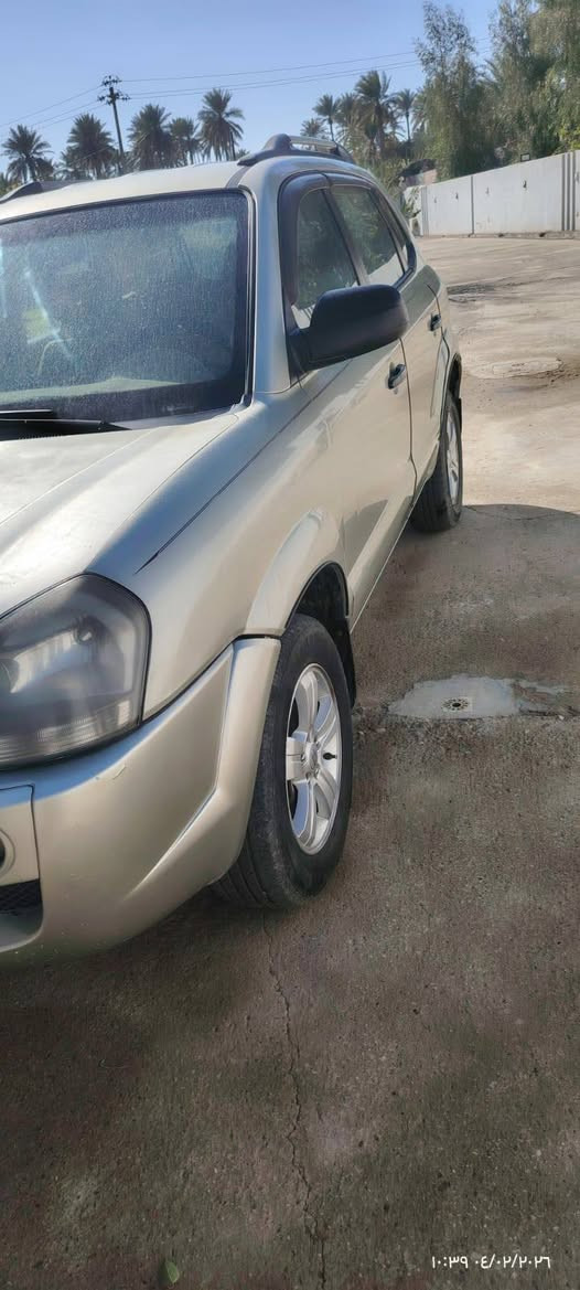 السلام عليكم
من رخصة الاخ الادمن 

توسان 2008 وارد كندي

محرك 2000 باسمي

صار 9سنوات جانيها

ماشيه185 

بيها صبغ 3مكانات مو قطع كاملة شويه بالبنيد وشويه بالجامرلغ الورة يم قبق البانزين وشويه بالقامرة بدون دواخل داخلها كليل على وضع الشركه ومحركها بي نسبة بخار الباقي مكفول سيارة حلوة مكانها ديالى - الخالص - هبهب 

سعرها..

***********
